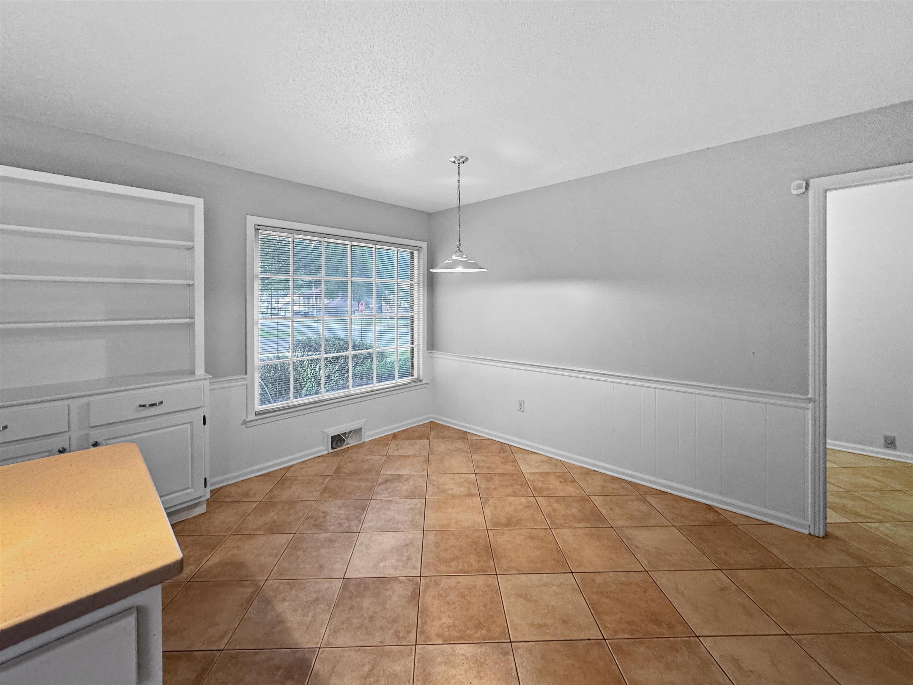 Memphis, Tennessee 38119, United States, 4 Bedrooms Bedrooms, ,2 BathroomsBathrooms,Residential,Active,225223