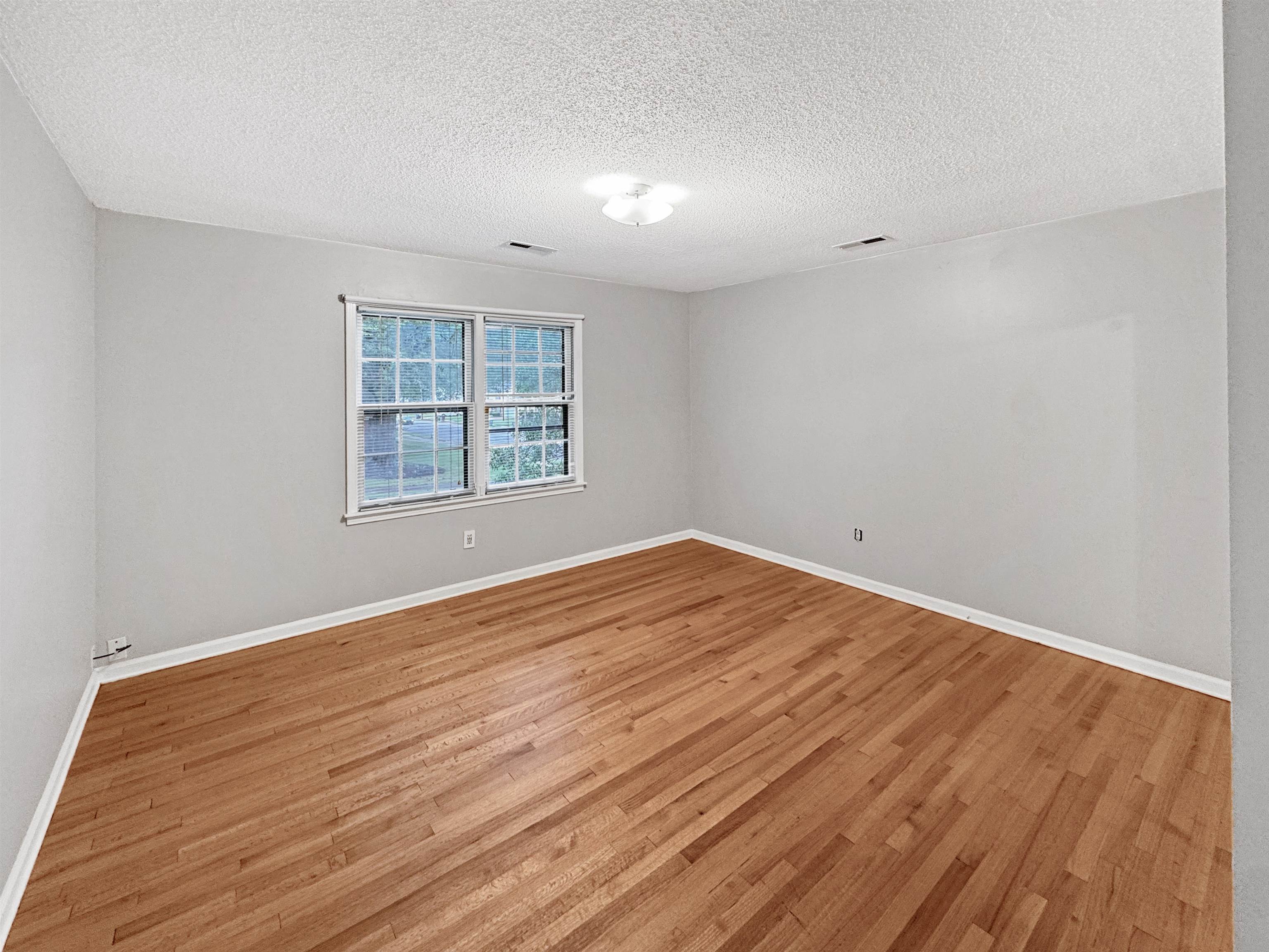 Memphis, Tennessee 38119, United States, 4 Bedrooms Bedrooms, ,2 BathroomsBathrooms,Residential,Active,225223