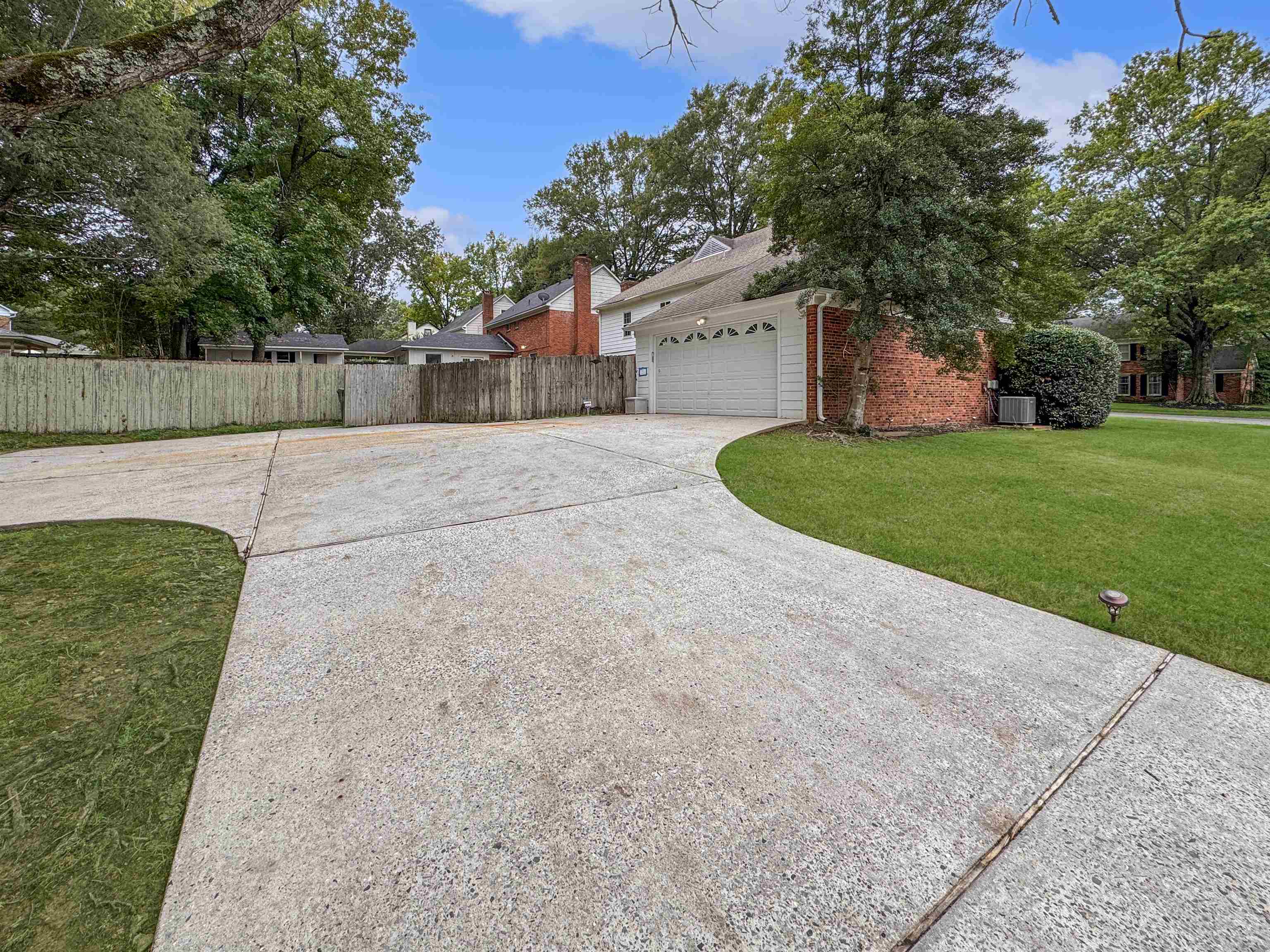 Memphis, Tennessee 38119, United States, 4 Bedrooms Bedrooms, ,2 BathroomsBathrooms,Residential,Active,225223