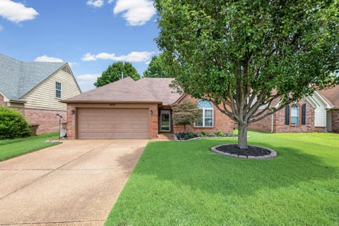 Photo of 1078 JESSICA LAUREN DR, Cordova, TN 38018 (MLS # 10229778)