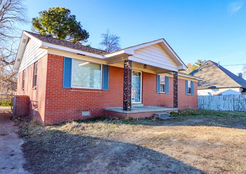 Photo of 211 WASHINGTON ST, Newbern, TN 38059 (MLS # 10211406)