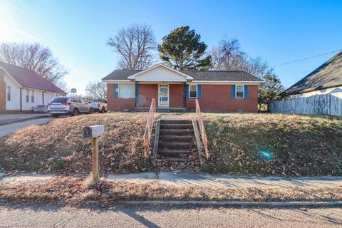 Photo of 211 WASHINGTON ST, Newbern, TN 38059 (MLS # 10211406)