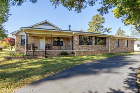 Photo of 841 SANFORD ST, Henderson, TN 38340 (MLS # 10208336)
