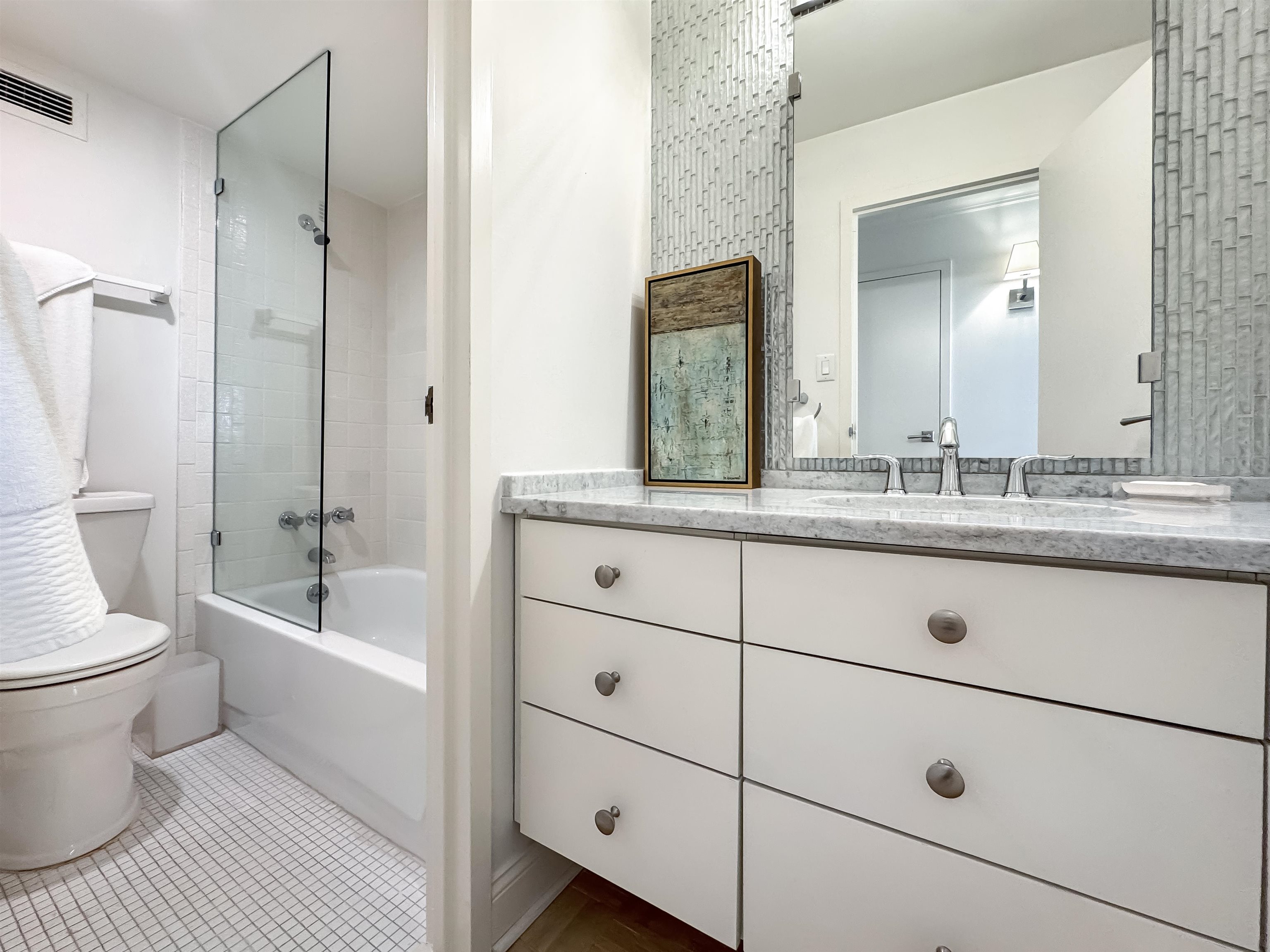 Memphis, Tennessee 38111, United States, 2 Bedrooms Bedrooms, ,2 BathroomsBathrooms,Residential,Pending,111565