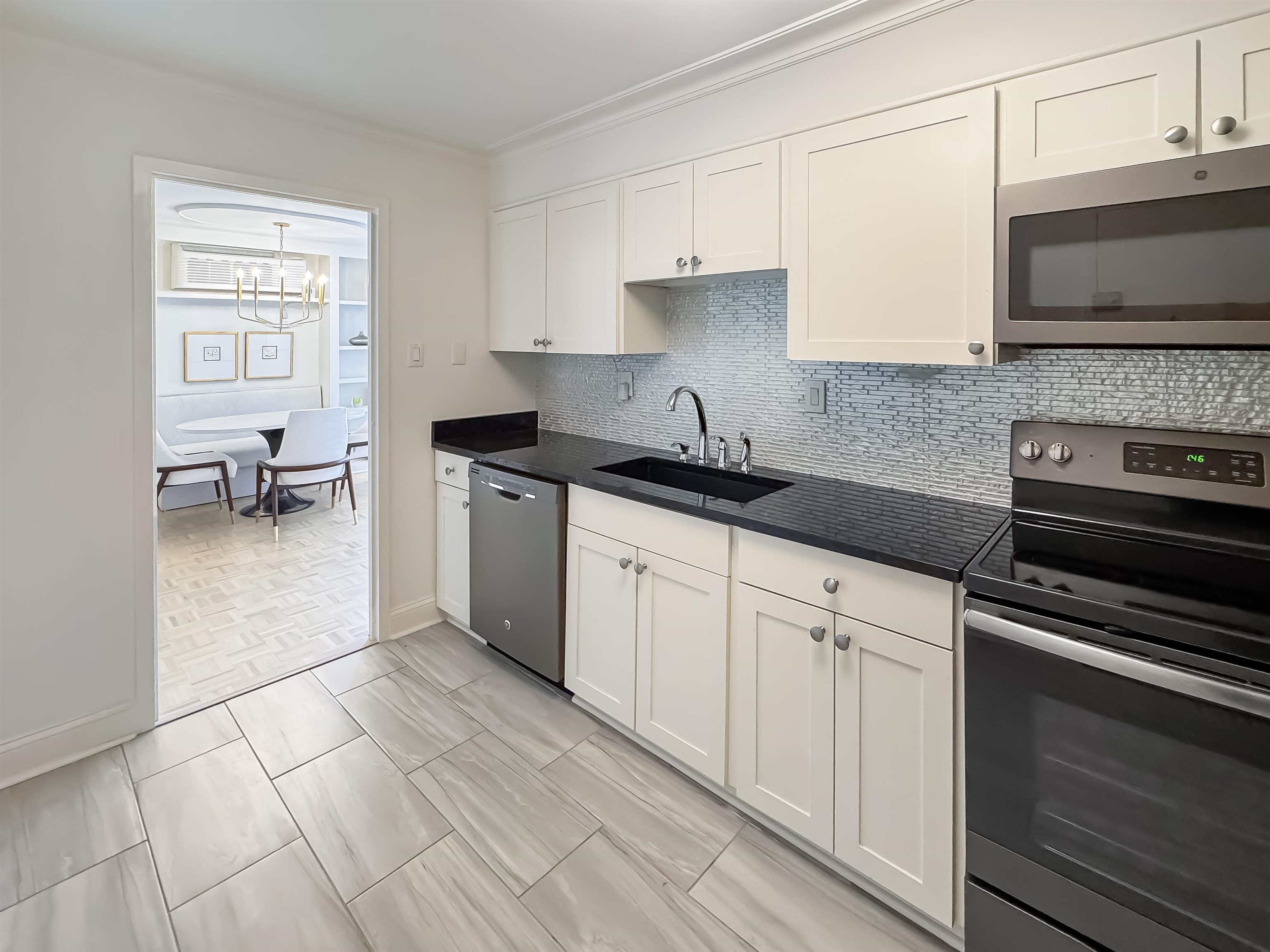 Memphis, Tennessee 38111, United States, 2 Bedrooms Bedrooms, ,2 BathroomsBathrooms,Residential,Pending,111565