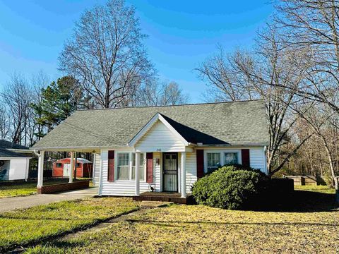 Photo of 248 CANAL ST, Selmer, TN 38375 (MLS # 10210517)
