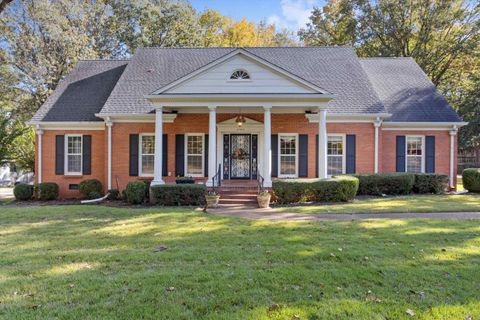 Photo of 2050 KIRBY RD, Memphis, TN 38119 (MLS # 10209353)