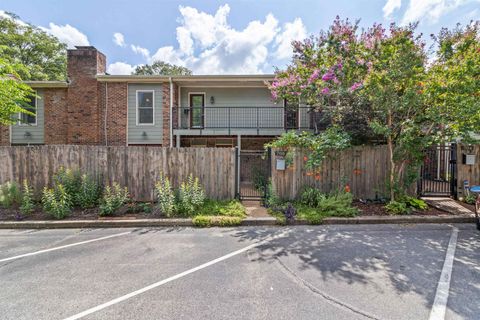 Photo of 700 ST. AUGUSTINE SQ D #D, Memphis, TN 38104 (MLS # 10215658)