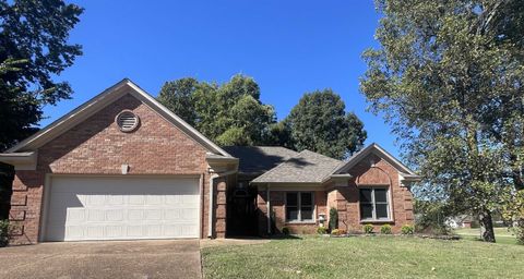Photo of 43 ABERDEEN DR, Munford, TN 38058 (MLS # 10208043)