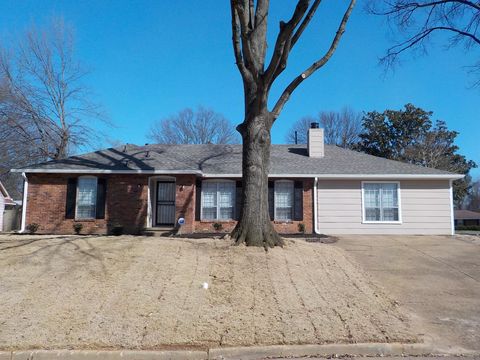 Photo of 3560 BELLWOOD DR, Memphis, TN 38128 (MLS # 10222731)