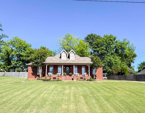 Photo of 454 STERLING FARM DR, Atoka, TN 38004 (MLS # 10221719)