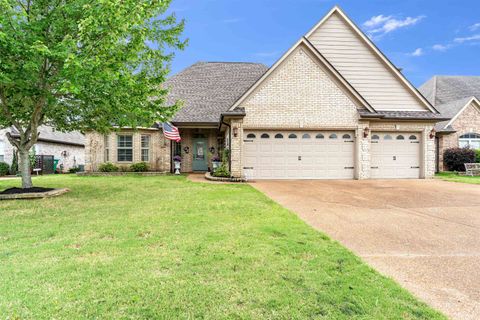 Photo of 310 WHISPERING MEADOWS DR, Oakland, TN 38060 (MLS # 10222725)