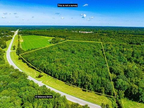 Photo of 0 S VETERANS DR, Huntingdon, TN 38344 (MLS # 10228860)