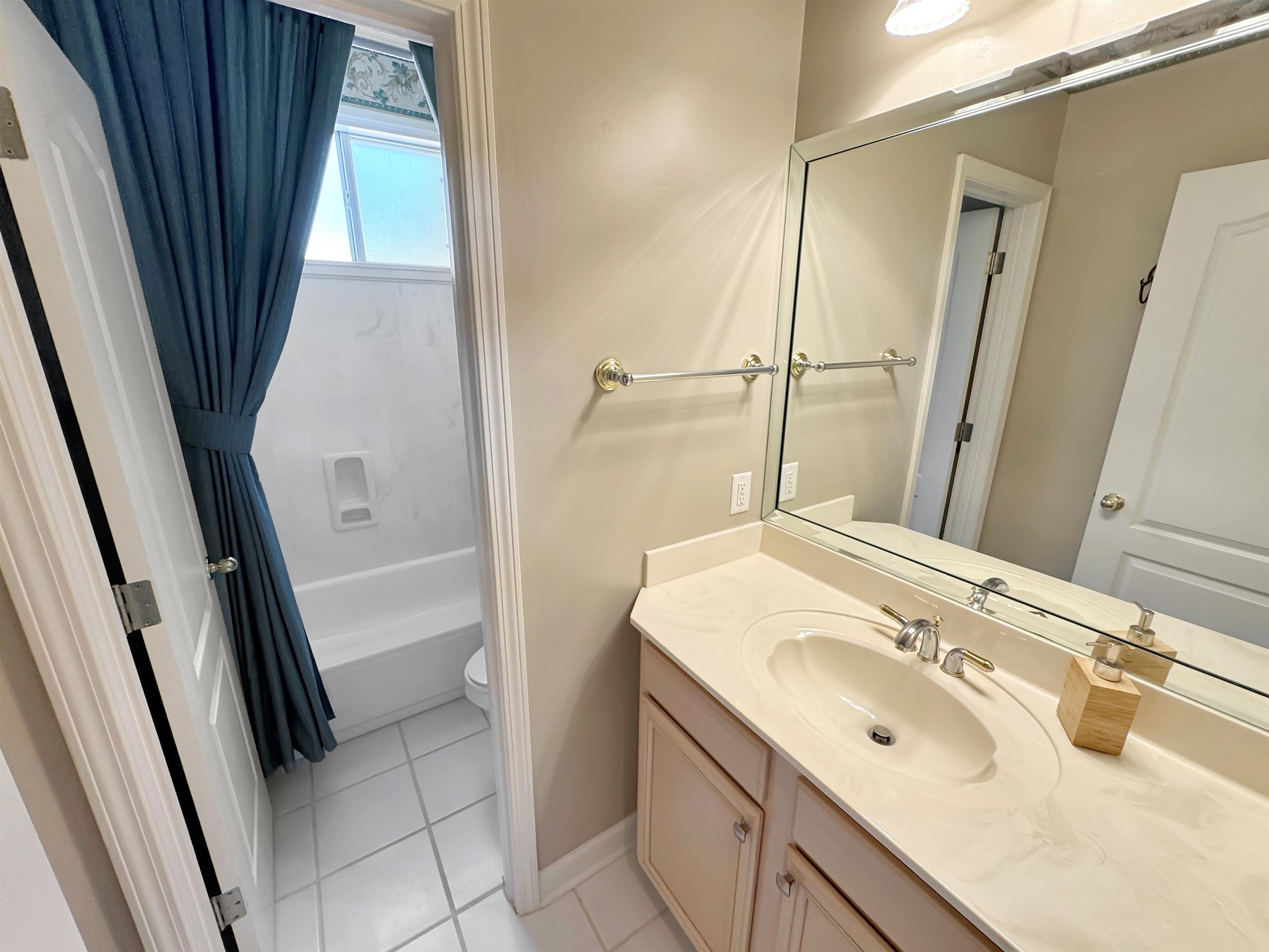 Cordova, Tennessee 38016, United States, 4 Bedrooms Bedrooms, ,3 BathroomsBathrooms,Residential,Active,148541