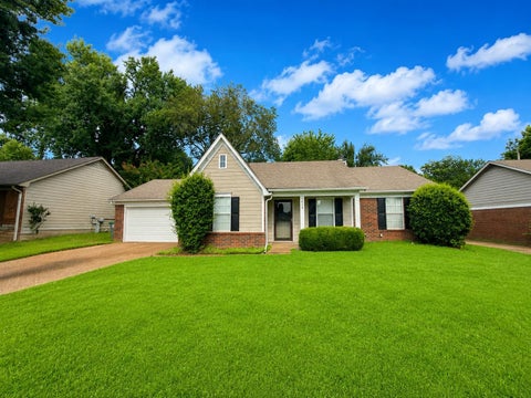 Photo of 2624 APPLING CREST DR, Memphis, TN 38133 (MLS # 10227349)