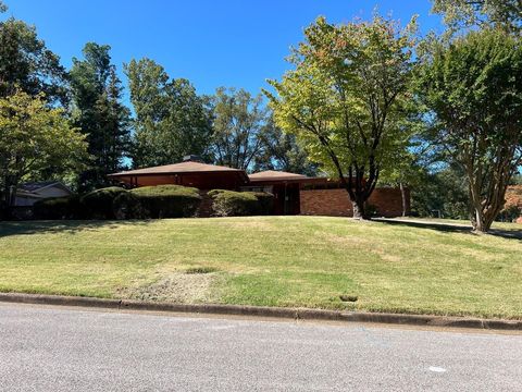 Photo of 3153 KIRKCALDY RD, Memphis, TN 38128 (MLS # 10208924)