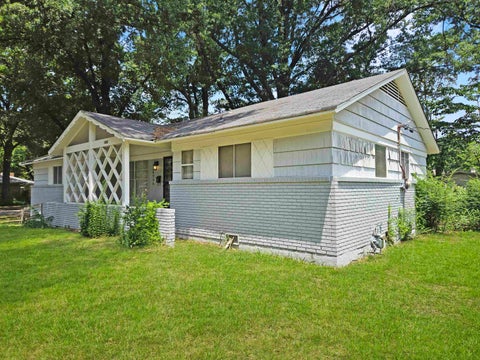 Photo of 4956 HELENE RD, Memphis, TN 38117 (MLS # 10226506)