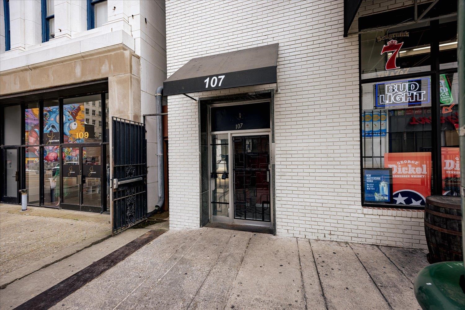 Memphis, Tennessee 38103, United States, 3 Bedrooms Bedrooms, ,3 BathroomsBathrooms,Residential,Active,140826