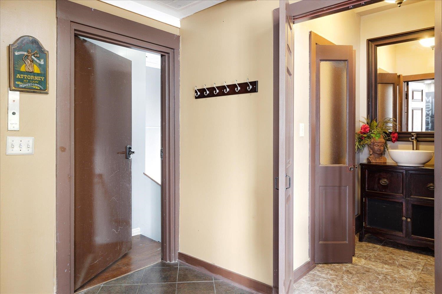 Memphis, Tennessee 38103, United States, 3 Bedrooms Bedrooms, ,3 BathroomsBathrooms,Residential,Active,140826