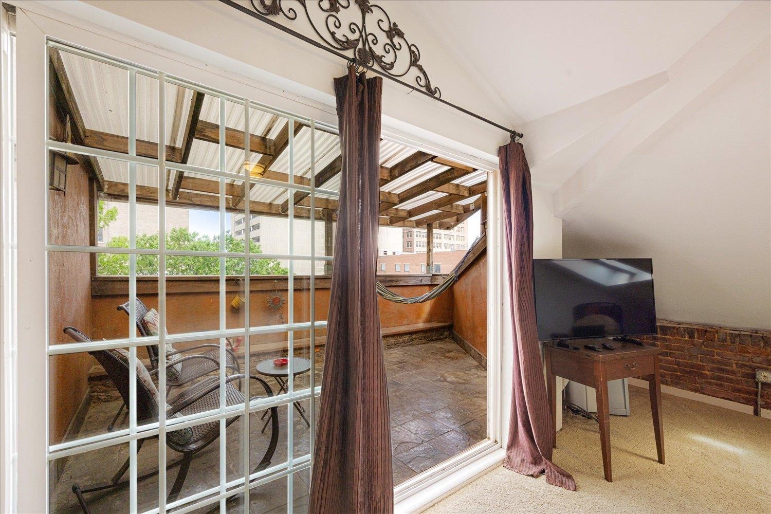 Memphis, Tennessee 38103, United States, 3 Bedrooms Bedrooms, ,3 BathroomsBathrooms,Residential,Active,140826