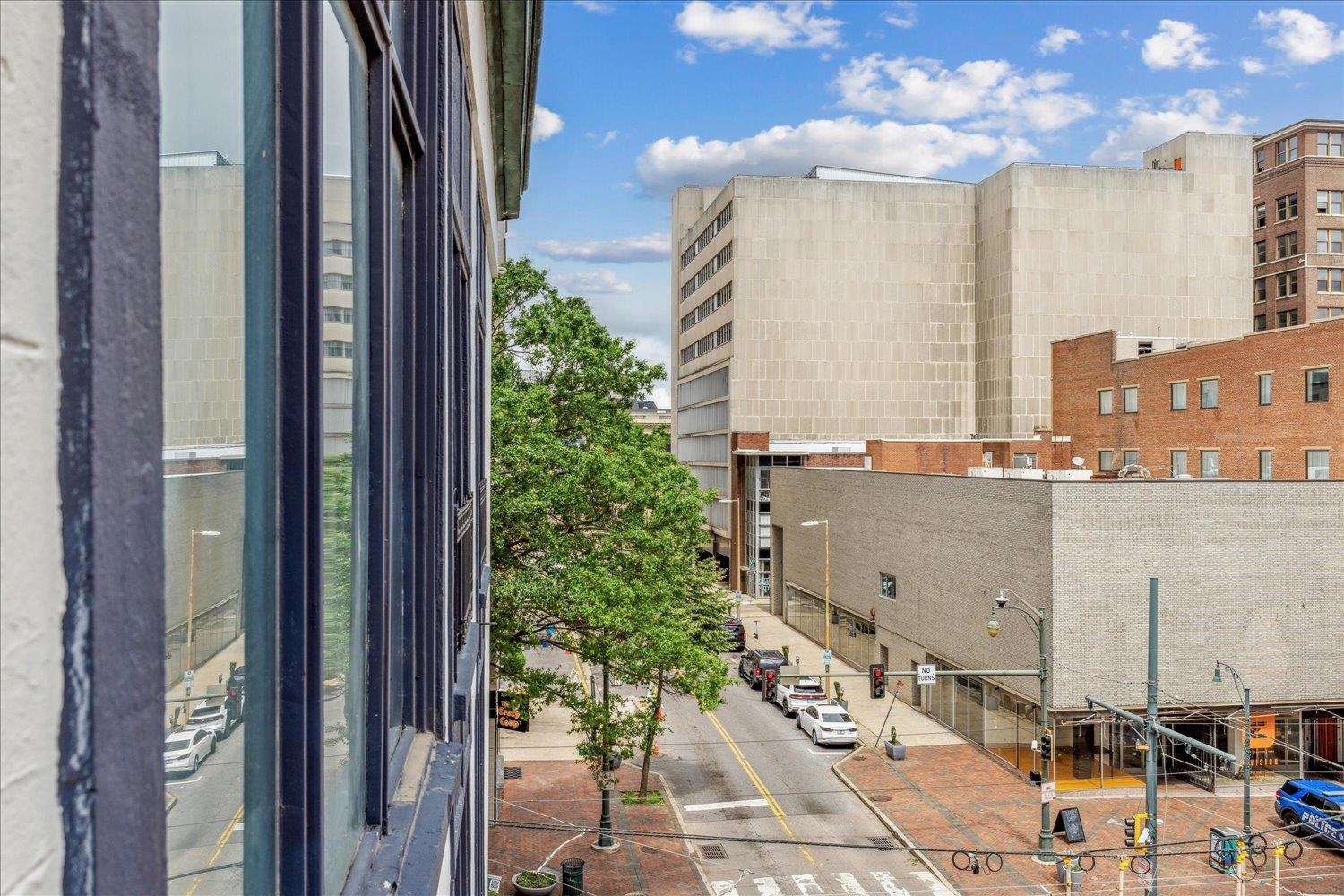 Memphis, Tennessee 38103, United States, 3 Bedrooms Bedrooms, ,3 BathroomsBathrooms,Residential,Active,140826