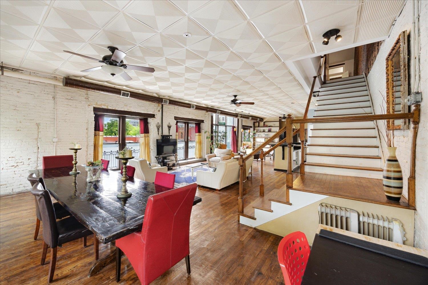 Memphis, Tennessee 38103, United States, 3 Bedrooms Bedrooms, ,3 BathroomsBathrooms,Residential,Active,140826