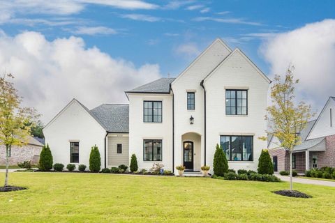 Photo of 2479 ALLELON BEND LN, Germantown, TN 38138 (MLS # 10207614)