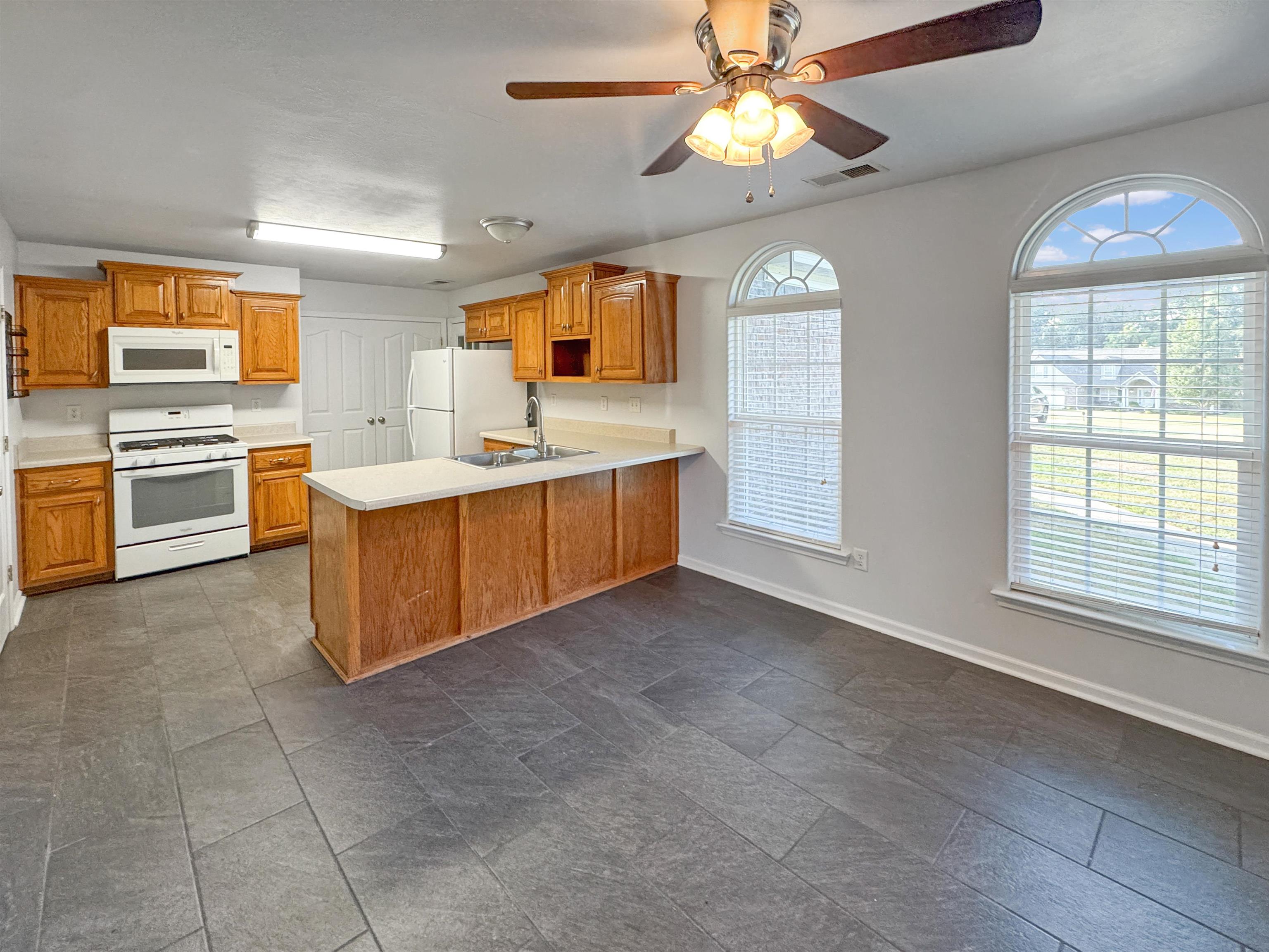 Munford, Tennessee 38058, United States, 3 Bedrooms Bedrooms, ,2 BathroomsBathrooms,Residential,Active,213001