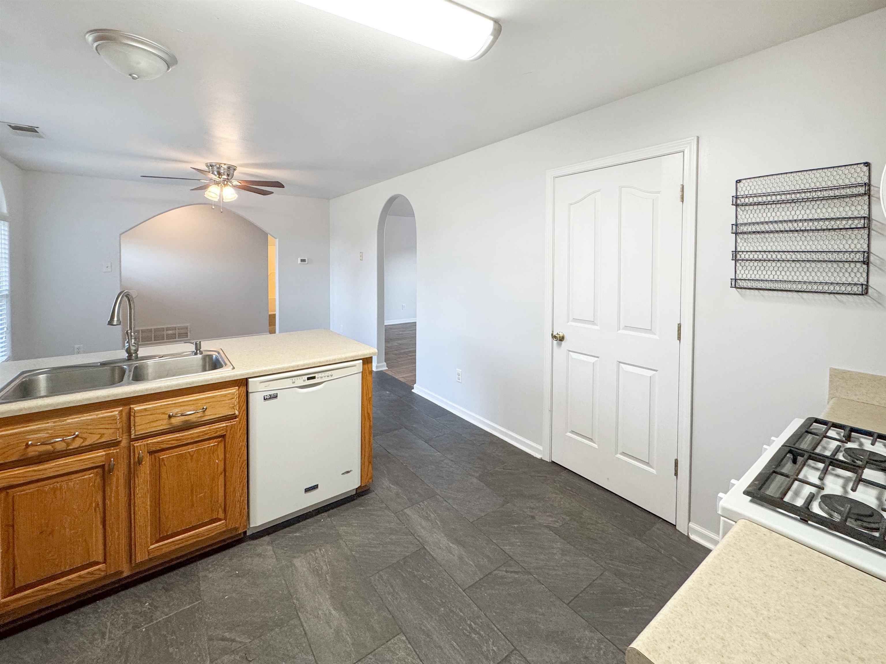 Munford, Tennessee 38058, United States, 3 Bedrooms Bedrooms, ,2 BathroomsBathrooms,Residential,Active,213001