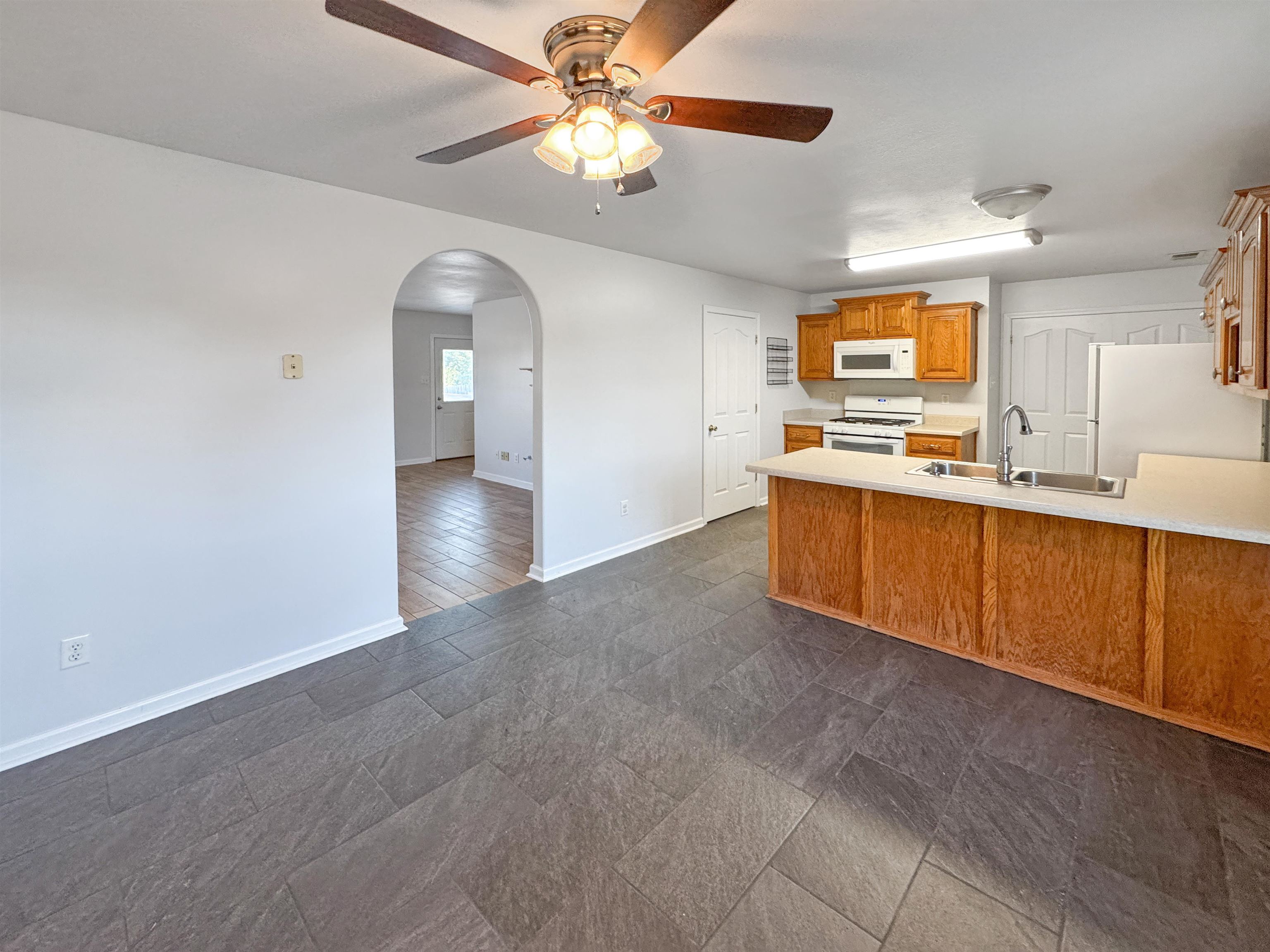 Munford, Tennessee 38058, United States, 3 Bedrooms Bedrooms, ,2 BathroomsBathrooms,Residential,Active,213001