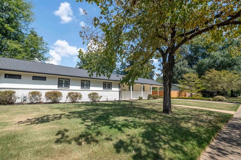 Photo of 4288 CHARLESWOOD AVE, Memphis, TN 38117 (MLS # 10230364)