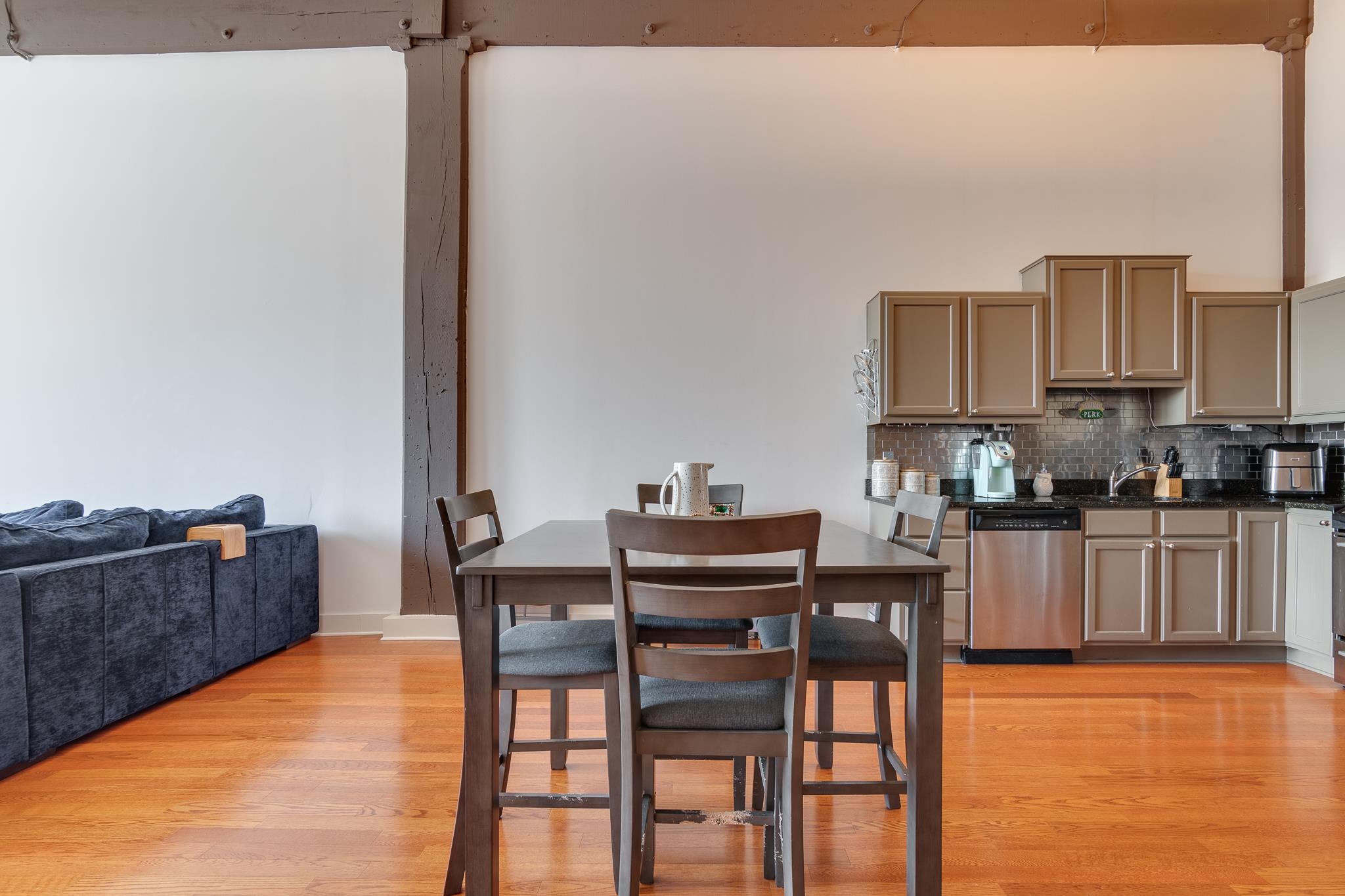 Memphis, Tennessee 38103, United States, 1 Bedroom Bedrooms, ,1 BathroomBathrooms,Residential,Active,143186