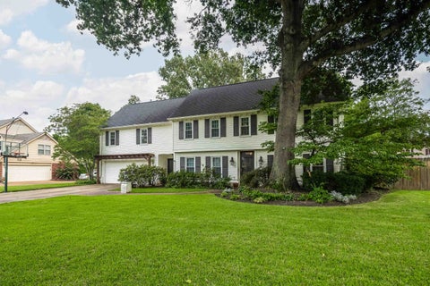 Photo of 2260 ELDERSLIE DR, Germantown, TN 38139 (MLS # 10226221)