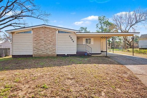 Photo of 3566 MONESSEN DR, Memphis, TN 38128 (MLS # 10215676)
