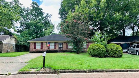 Photo of 97 PEPPERBROOK CV, Southaven, MS 38671 (MLS # 10199738)