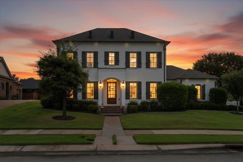 Photo of 556 W WINDING WOOD CIR, Collierville, TN 38017 (MLS # 10205452)