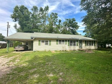 Photo of 19405 HWY 69 HWY, Savannah, TN 38372 (MLS # 10222925)