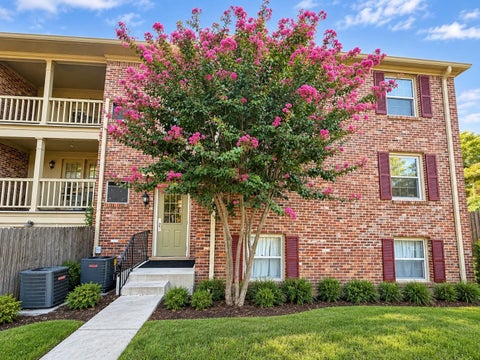 Photo of 1202 MIDDLE CT 301 #301, Memphis, TN 38119 (MLS # 10230524)