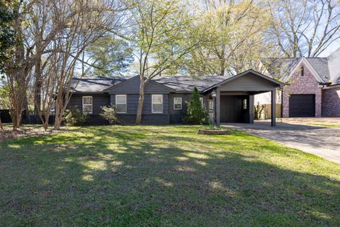 Single Family Residence in Memphis TN 4981 ROBINDALE LN.jpg