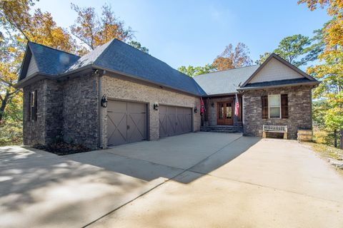 Photo of 225 SANCTUARY DR, Savannah, TN 38372 (MLS # 10209520)