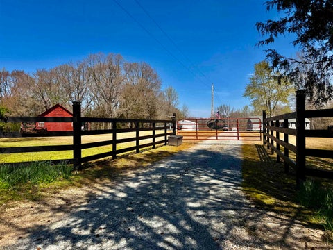 Photo of 6195 BOBBITT RD, Unincorporated, TN 38057 (MLS # 10217569)