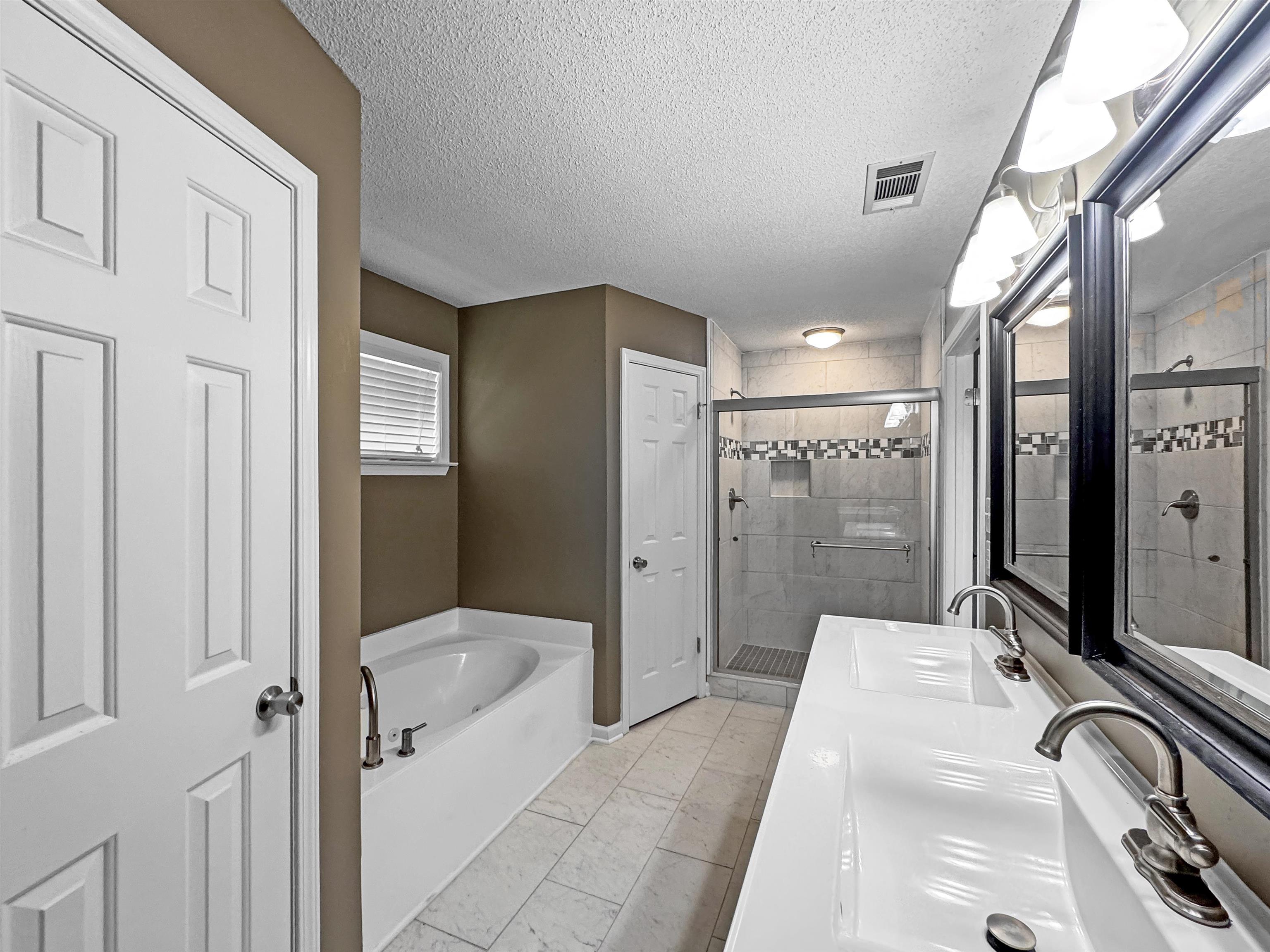 Memphis, Tennessee 38016, United States, 3 Bedrooms Bedrooms, ,2 BathroomsBathrooms,Residential,Pending,166976