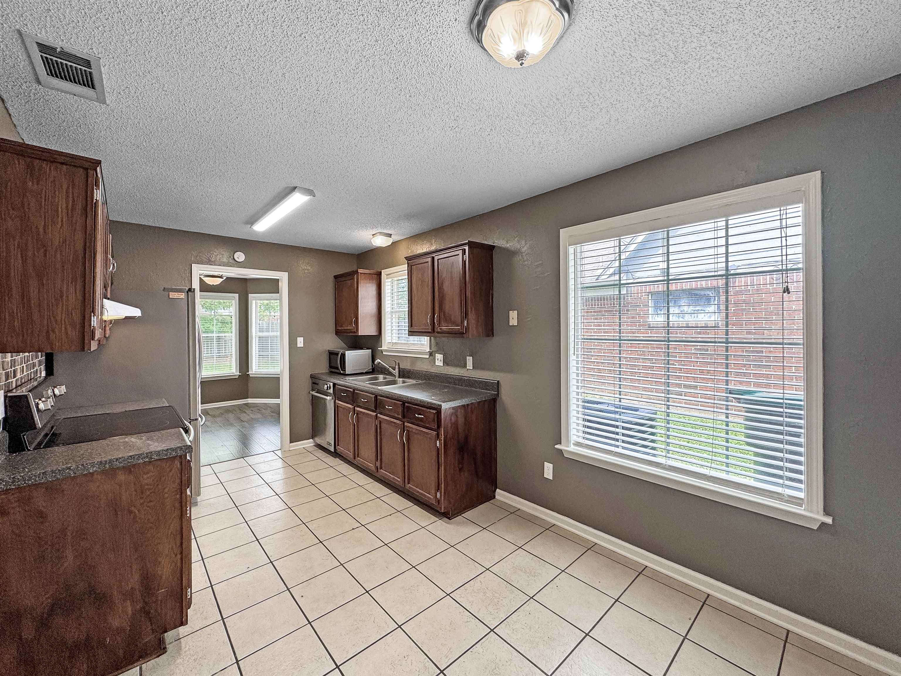 Memphis, Tennessee 38016, United States, 3 Bedrooms Bedrooms, ,2 BathroomsBathrooms,Residential,Pending,166976