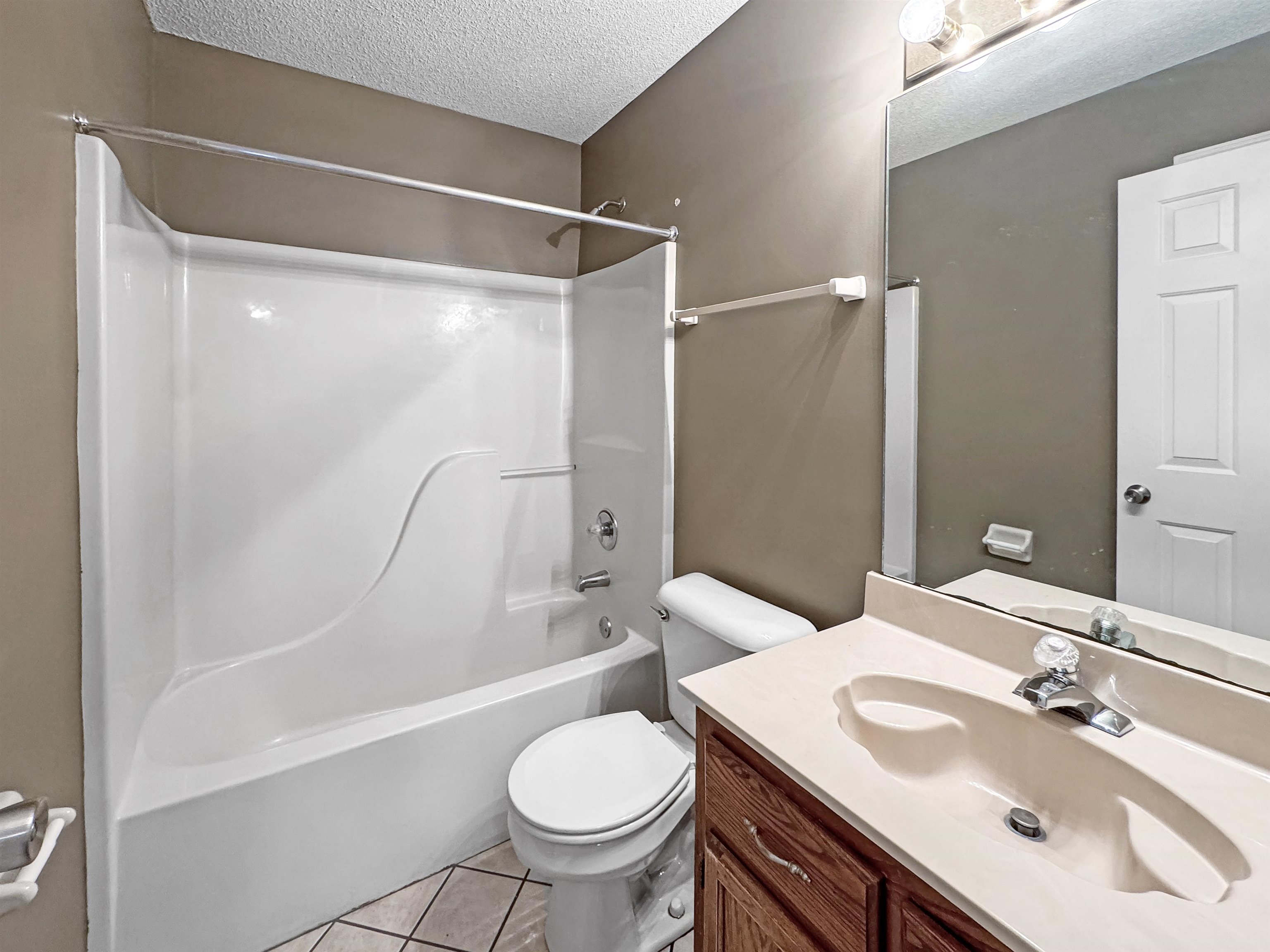 Memphis, Tennessee 38016, United States, 3 Bedrooms Bedrooms, ,2 BathroomsBathrooms,Residential,Pending,166976