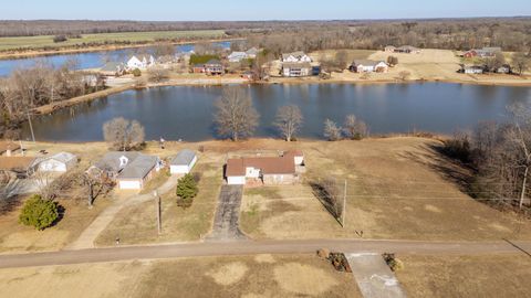 Photo of 336 DUCK DR, Savannah, TN 38372 (MLS # 10211963)