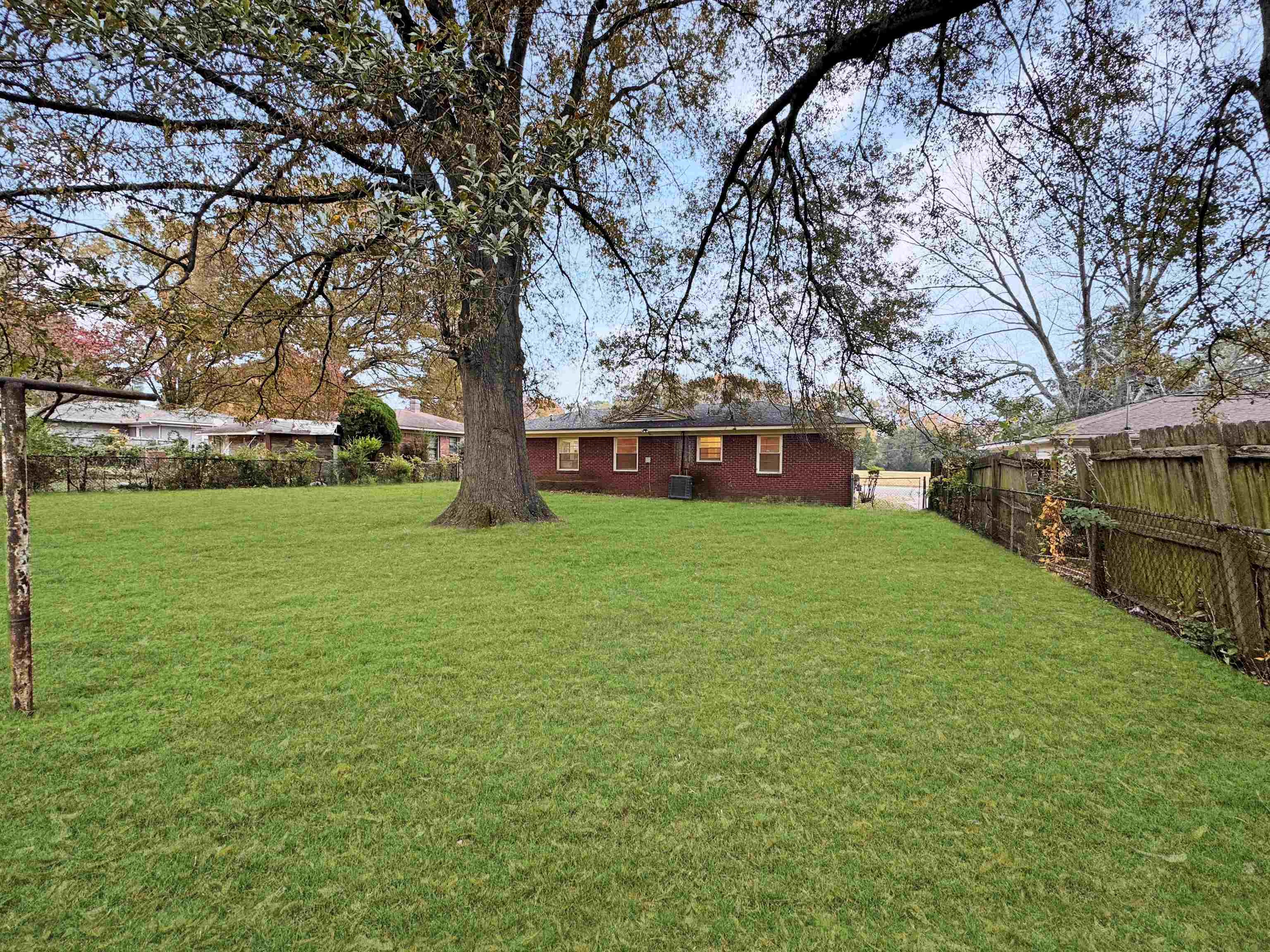 Memphis, Tennessee 38117, United States, 3 Bedrooms Bedrooms, ,2 BathroomsBathrooms,Residential,Active,228302