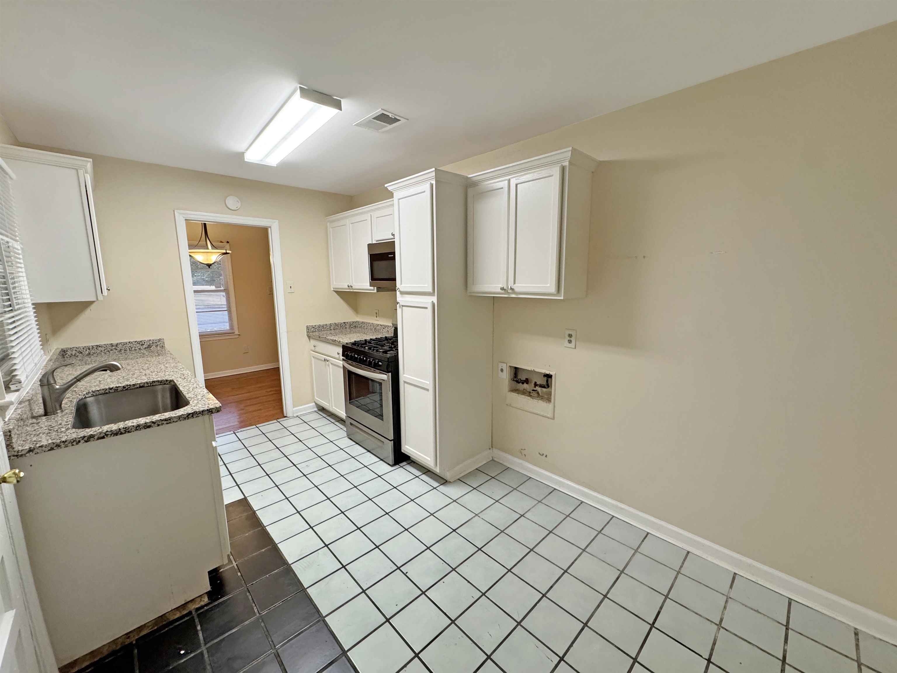 Memphis, Tennessee 38117, United States, 3 Bedrooms Bedrooms, ,2 BathroomsBathrooms,Residential,Active,228302