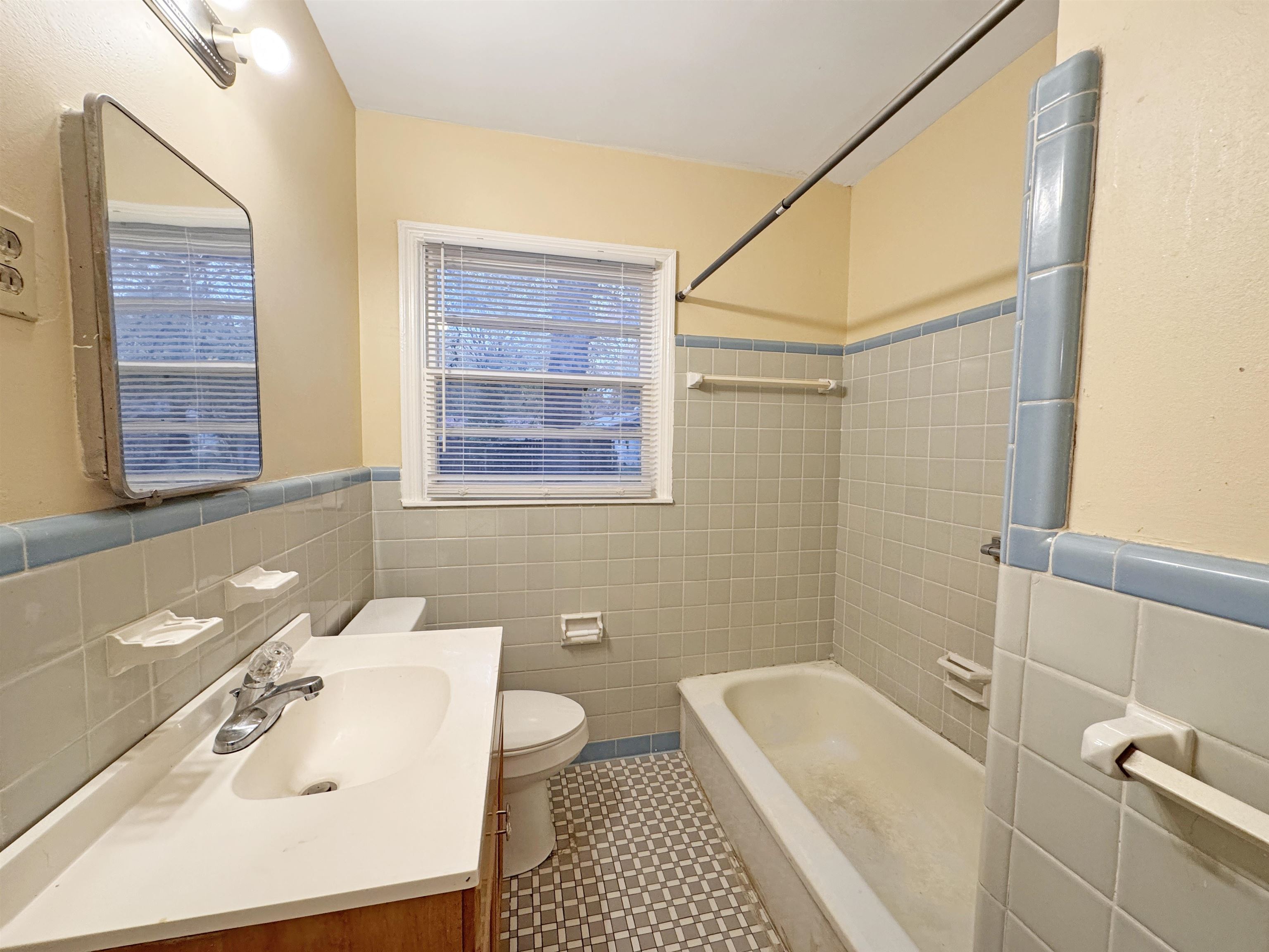 Memphis, Tennessee 38117, United States, 3 Bedrooms Bedrooms, ,2 BathroomsBathrooms,Residential,Active,228302