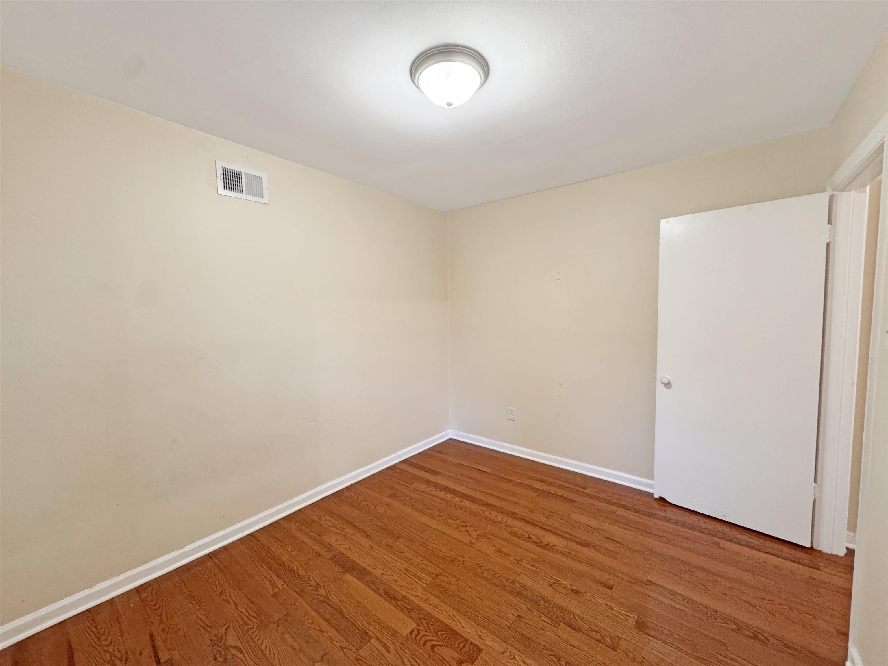 Memphis, Tennessee 38117, United States, 3 Bedrooms Bedrooms, ,2 BathroomsBathrooms,Residential,Active,228302