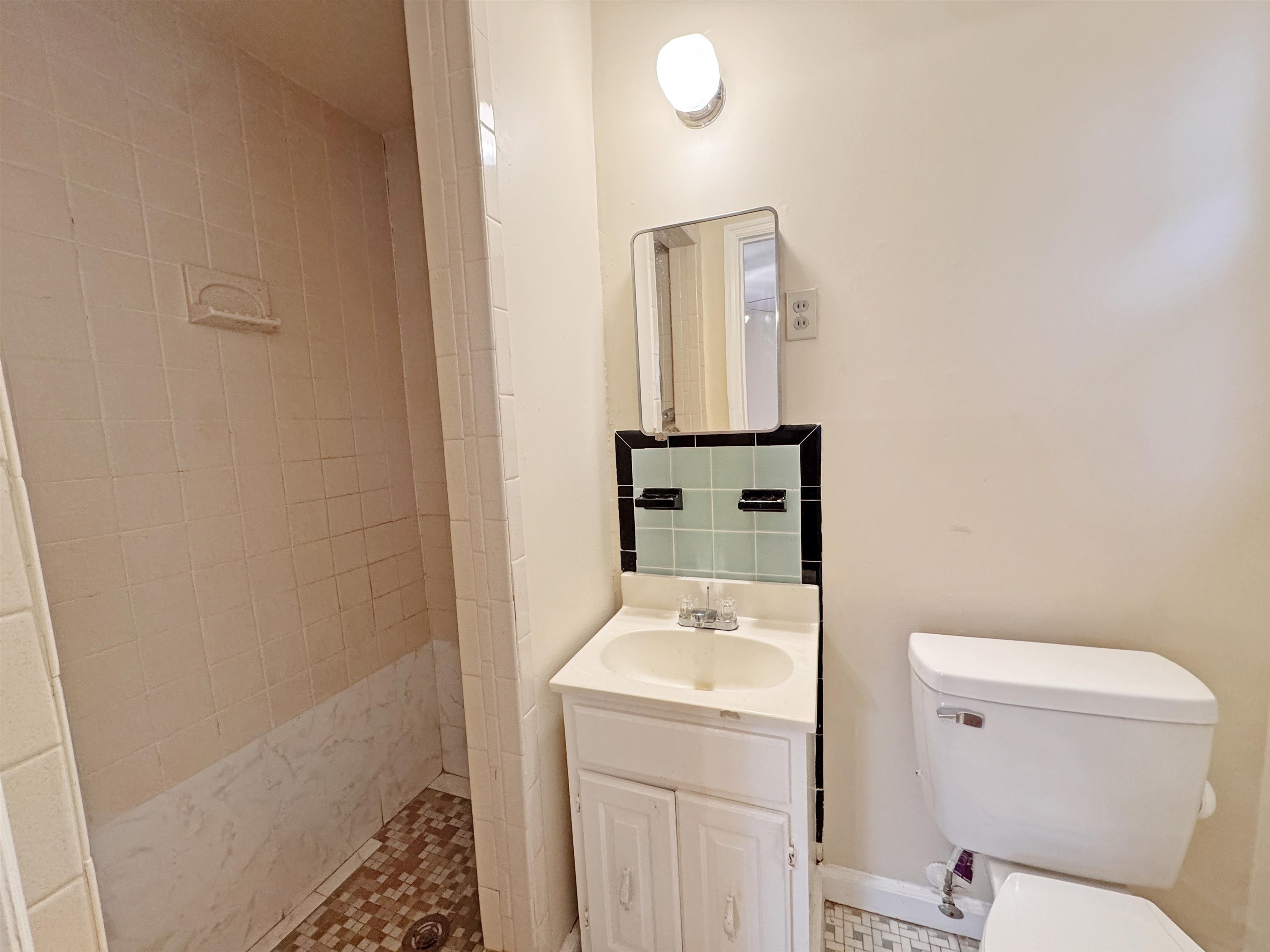 Memphis, Tennessee 38117, United States, 3 Bedrooms Bedrooms, ,2 BathroomsBathrooms,Residential,Active,228302